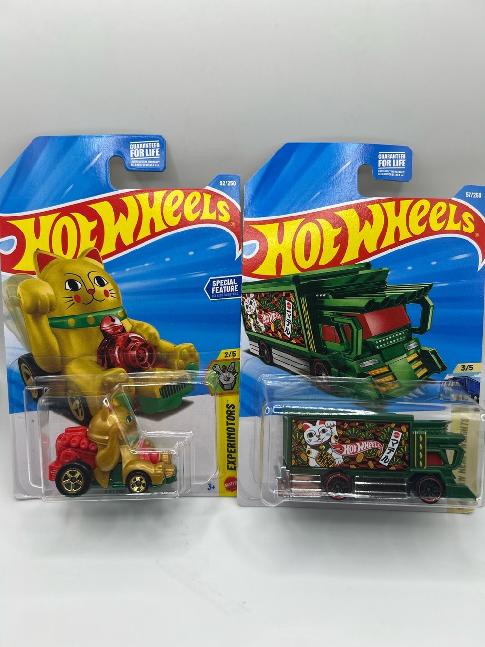 Hot Wheels Feline Lucky and Raijin Express Bundle